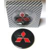 Фото Наклейка на заглушку литого диска (колпак) MITSUBISHI. Диаметр: 65 мм. Металлизированная основа, пок AVG 301915 AVG