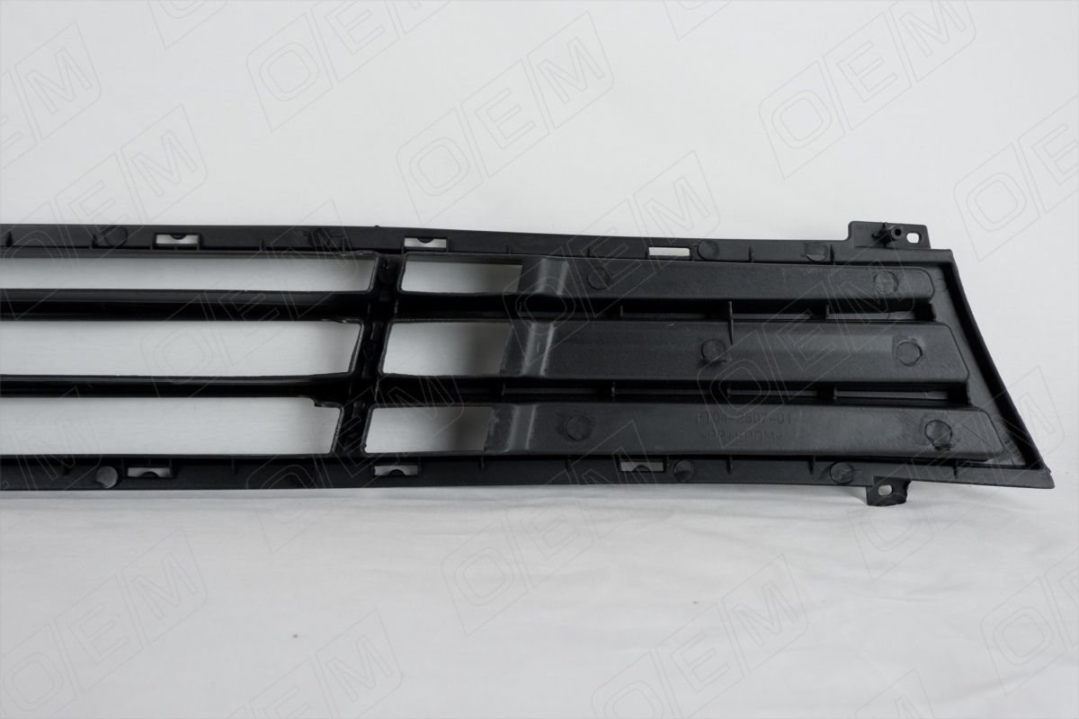 Решетка в бампер нижняя hyundai elantra hd OEM3752 O.E.M.