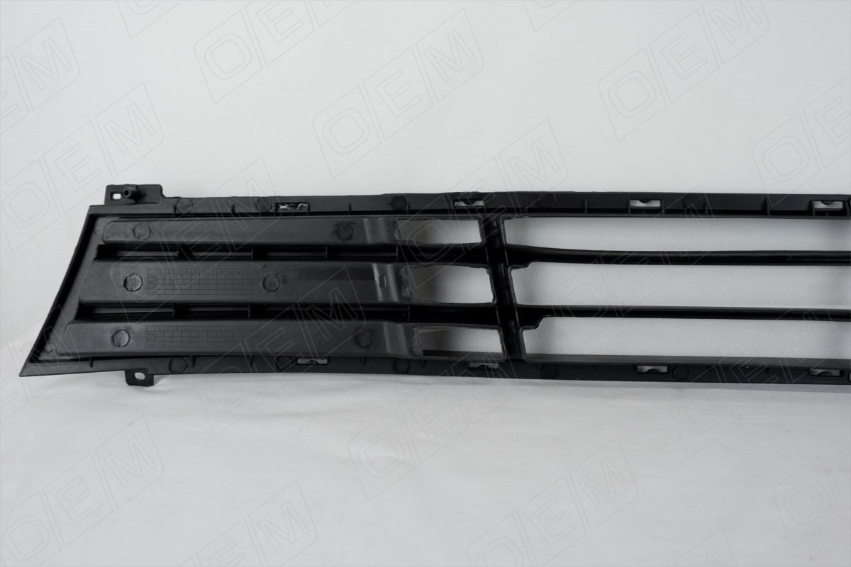 Решетка в бампер нижняя hyundai elantra hd OEM3752 O.E.M.