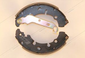 Колодки тормозные барабанные задние FORD   FIESTA cs08454 Amiwa