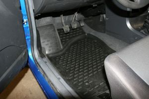 Комплект резиновых автомобильных ковриков в салон DAEWOO Nexia 1995-2007, 4 шт. (полиуретан) nlc1105210k Element Autofamily