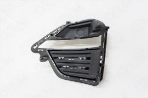 Решетка в бампер левая oem1552l O.E.M.