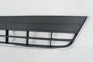 Решетка в бампер нижняя volkswagen tiguan с хром накладкой oem3711 O.E.M.