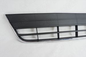 Решетка в бампер нижняя volkswagen tiguan с хром накладкой oem3711 O.E.M.