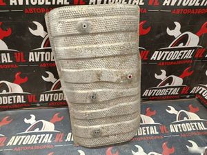 Б/у  5832768010 Экран глушителя Toyota Wish XE10 2003-2005 минивэн     Экран глушителя задний Тойота by4b5623 Б/У запчасти