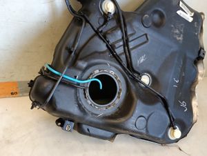 Б/у  1K0201085P Бак топливный Volkswagen Jetta  6     Бензобак by7c403905 Б/У запчасти