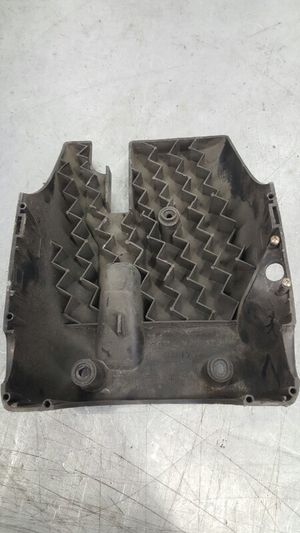 Б/у  get4t68710 кожух рулевой колонки Mazda Capella 1997- 1999 gf8p     расположение нижнее by8a52040 Б/У запчасти