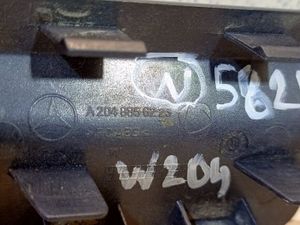 Б/у  A20488562239999 Заглушка буксировочного крюка Mercedes-Benz C-Class  W204     ЗАДНЕГО БАМПЕРА bu4a100783 Б/У запчасти