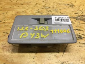 Б/у  D35051310D77 Плафон салона MAZDA DEMIO 2006 DY3W ZJVE by1f111606 Б/У запчасти
