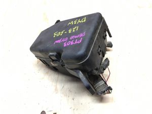 Б/у  D52166760 Блок реле и предохранителей MAZDA DEMIO 2006 DY3W ZJVE by1f111658 Б/У запчасти