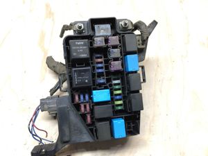 Б/у  D52166760 Блок реле и предохранителей MAZDA DEMIO 2006 DY3W ZJVE by1f111658 Б/У запчасти