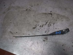 Б/у  2103520506501 Поводок дворника ВАЗ 2107 1998  2103  Перед. Прав. bu1a32486 Б/У запчасти