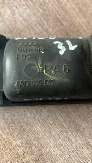 Б/у  4A0839019 Ручка двери задней внутренняя левая для Audi 100 [C4] 1991-1994 () by1j10308 Б/У запчасти
