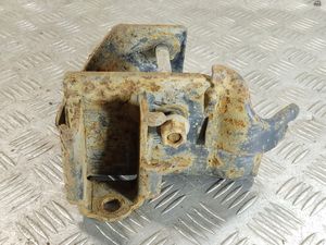 Б/у  Кронштейн задней б�алки NISSAN Tiida C11 HR16DE by6lyt0068696 Б/У запчасти