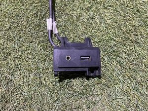 Б/у  7p5971086l Гнездо AUX / USB IN Porsche Cayenne (92A  958) 2010-2017 Оригинал блок разъем аукс ю by8jap0015591862 Б/У запчасти