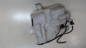 Б/у  1860B422 Бачок омывателя лобового стекла Mitsubishi ASX (GA#W) 2010> by8jap0015778504 Б/У запчасти