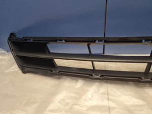 Б/у   865614L500 Решётка в бампер центральная для Hyundai Solaris 2010-2017 by1a326733 Б/У запчасти