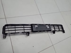 Б/у   5311260110 Решётка в бампер центральная для Toyota Land Cruiser 200 2008- by1a338847 Б/У запчасти