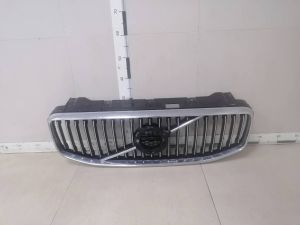 Б/у  31425535 Решетка радиатора Volvo XC60 2017> Потертость . Царапины . Трещинa
дефект хрома  внутр by8g831591 Б/У запчасти