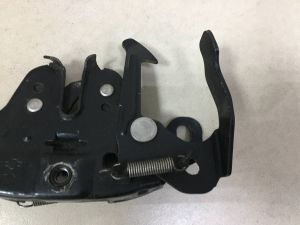 Б/у  65601EL00C Замок капота Nissan Tiida (C11) 2007-2014 Оригинал.   внутренний Артикул: 857551 by8g857551 Б/У запчасти