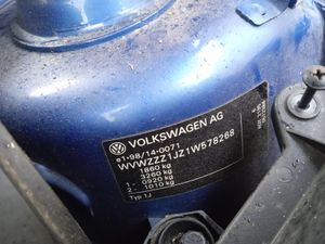 Б/У 4B0831411B Петля двери передней левой VolkswagenBora(Jetta) (1998-2005) by9g1465584 Б/У запчасти