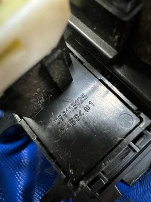 Б/у  299113125 Кнопка обогрева сидений Hyundai Santa Fe 2 D4HB 2012  Артикул: 30173 by3l30173 Б/У запчасти