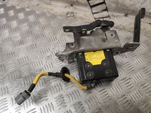 Б/у  791103E000 Петля капота левая Kia Sorento 1 (2002-2011) 2014 bu6ap945911 Б/У запчасти