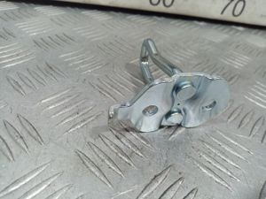 Б/у  51247357094  Ответная часть замка багажника BMW         (Состояние: Отличное) by5c00599719 Б/У запчасти