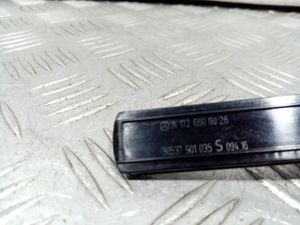 Б/у  A1669880103  Демпфер бардачка         (Состояние: Отличное) by5c00612381 Б/У запчасти