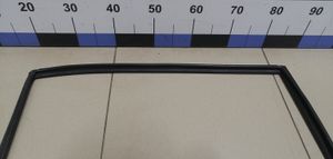 Б/у  6814205070 Уплотнитель стекла двери TOYOTA Avensis II 2003-2008 ЗАДНИЙ ПРАВЫЙ by7a389940 Б/У запчасти