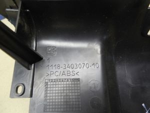 Б/у  11183403070100 Кожух рулевой колонки верхний VAZ Lada Granta 2011> by7a401115 Б/У запчасти