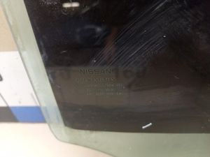 Б/у  823009U000 Стекло двери задней правой NISSAN Note (E11) 2006-2013 by7a405448 Б/У запчасти