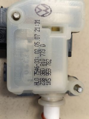 Б/у  3B0810773D Активатор замка крышки бензобака SKODA Octavia (A4 1U-) 2000-2011 by7a373344 Б/У запчасти